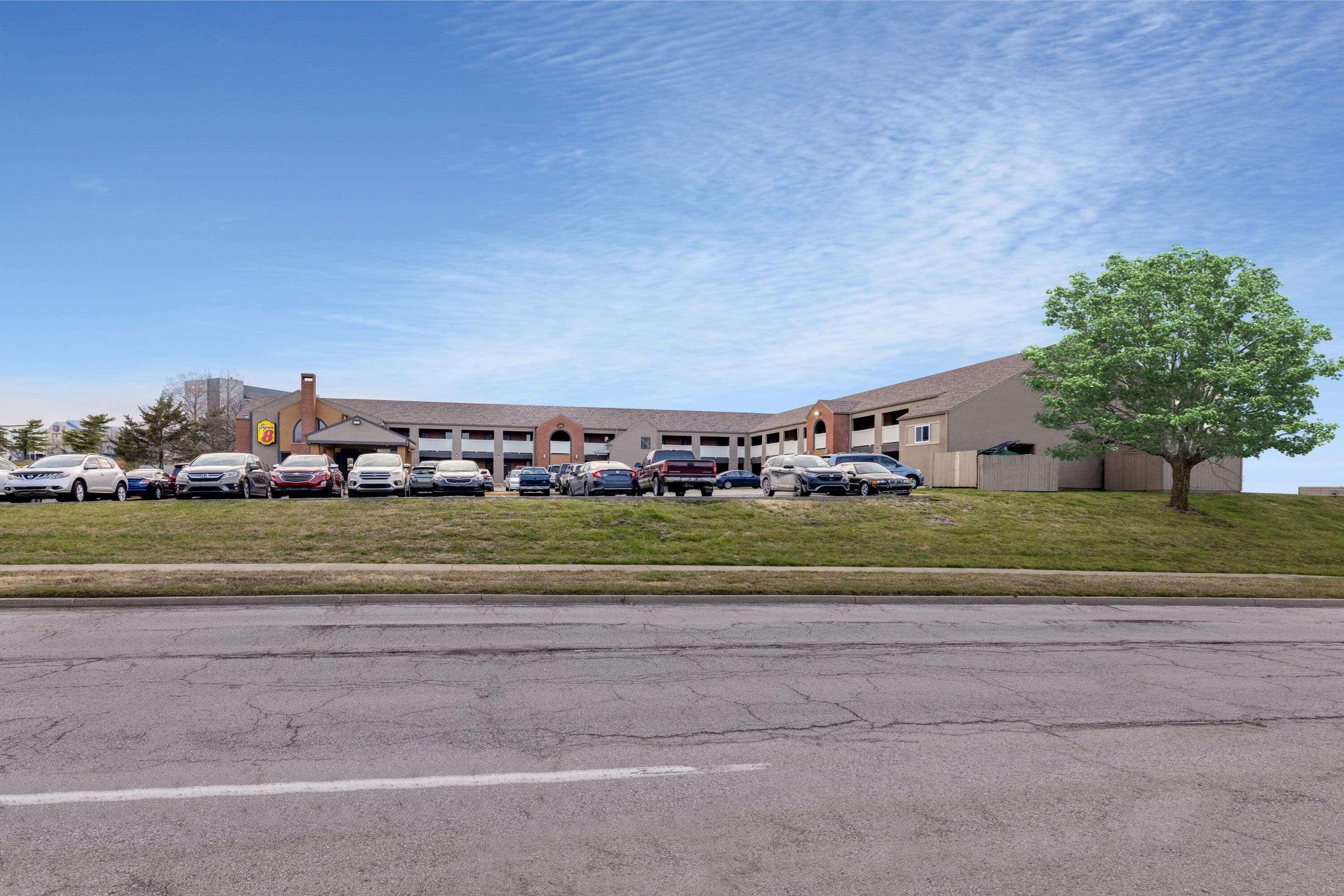 Super 8 By Wyndham Kansas City Airport North Экстерьер фото