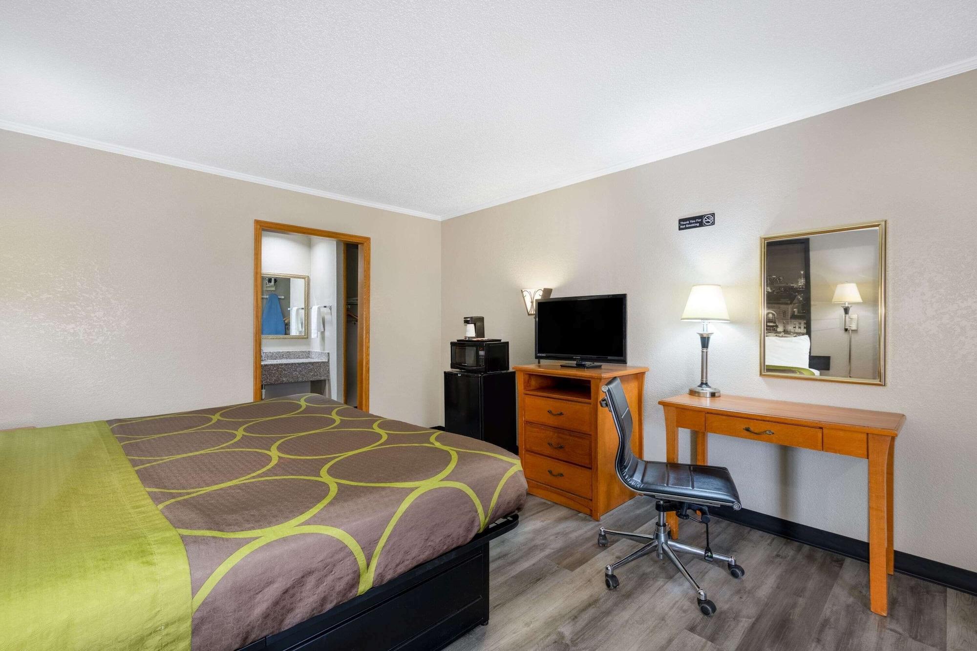 Super 8 By Wyndham Kansas City Airport North Экстерьер фото