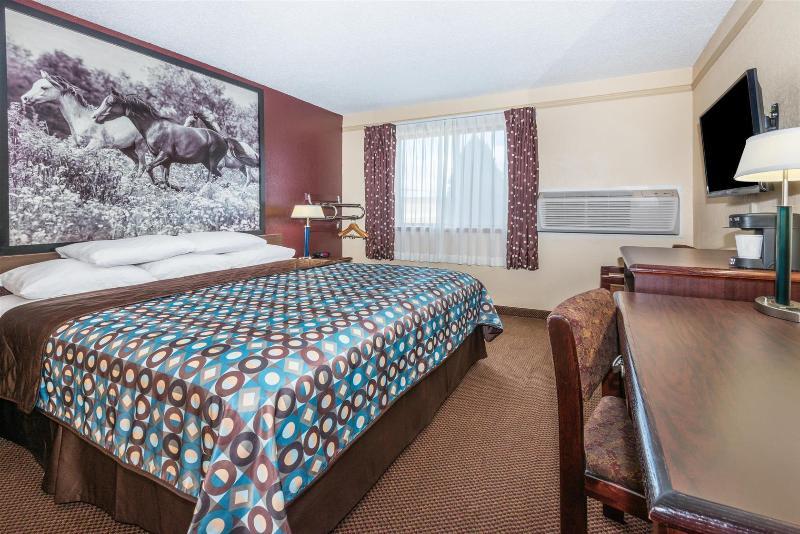 Super 8 By Wyndham Kansas City Airport North Экстерьер фото